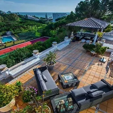Villa 409 Beautiful 5 Bedrooms Heated Pool Short Walk To The Praca Vale do Lobo