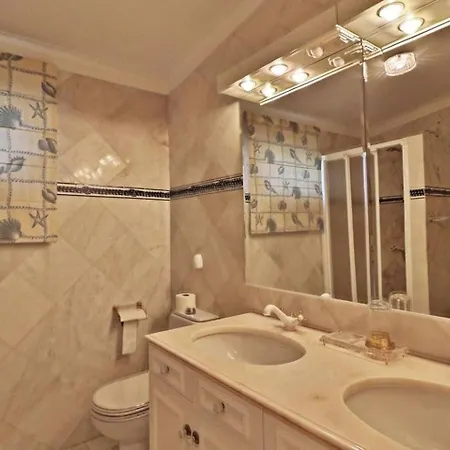 409 Beautiful 5 Bedrooms Heated Pool Short Walk To The Praca Vale do Lobo