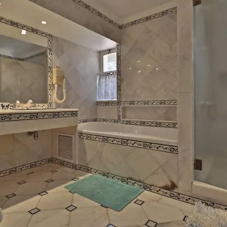 Villa 409 Beautiful 5 Bedrooms Heated Pool Short Walk To The Praca *