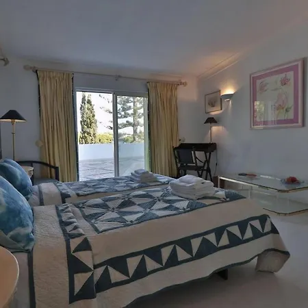 409 Beautiful 5 Bedrooms Heated Pool Short Walk To The Praca Villa