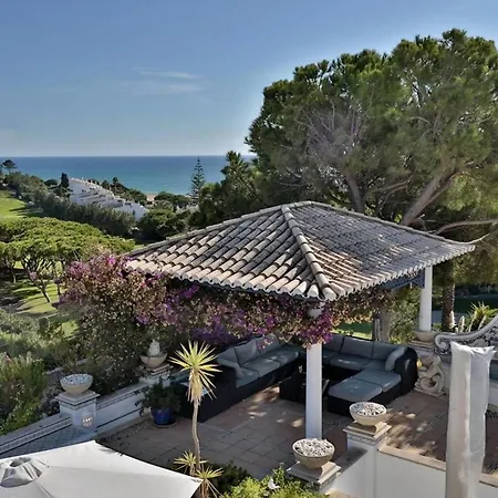 409 Beautiful 5 Bedrooms Heated Pool Short Walk To The Praca Villa Vale do Lobo