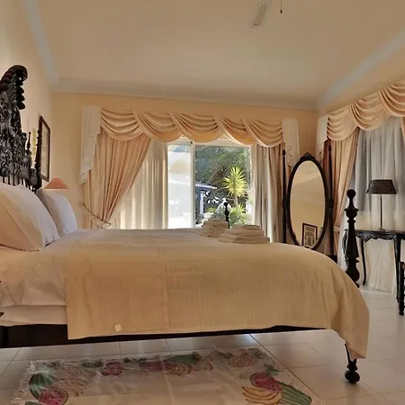 409 Beautiful 5 Bedrooms Heated Pool Short Walk To The Praca