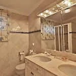 409 Beautiful 5 Bedrooms Heated Pool Short Walk Villa Vale do Lobo
